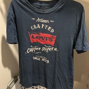 Men’s Levi’s shirt